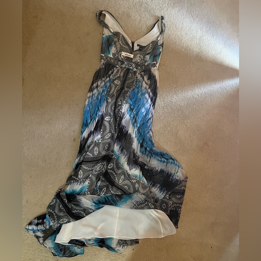 White House Black Market beautiful flowy dress